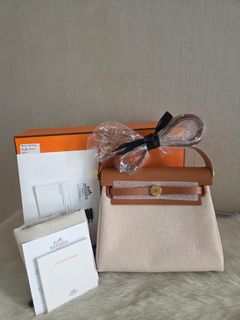 (Kategori: ) berada di . Dikirim oleh brandedboutiquez (ID iklan 1385254866, Gambar 1). Deskripsi: .