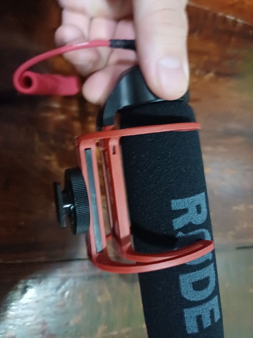 Rode Shotgun Videomic Go (Category: Microphones) located in Pasig City. Submitted by canadawet (Listing ID 1385399205, Image 2). Description: Rode Shotgun Videomic Go Only used for testing. No issues. No box. Trade offers and lowballers will be ignored..
