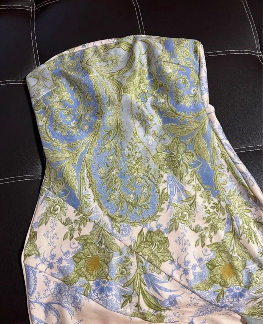 strapless floral dress (Category: Dresses) located in Tarlac. Submitted by luvanth (Listing ID 1385391429, Image 1). Description: ╰➤ mop: gcash or bdo ╰➤ mod: j&t or lbc.
