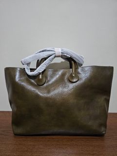 (Kategori: ) berada di . Dikirim oleh Greyfams_Boutique (ID iklan 1385261251, Gambar 1). Deskripsi: .
