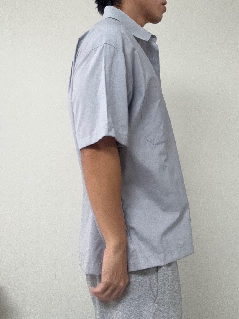 Thomas nash dress shirt (Category: Formal Shirts) located in Quezon City. Submitted by goodollovedgoods (Listing ID 1385318123, Image 2). Description: Thomas nash Dress shirt In gray Altered 23x26 Cropped fit 400.