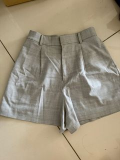 (Category: ) located in . Submitted by am_closet (Listing ID 1385319434, Image 1). Description: .