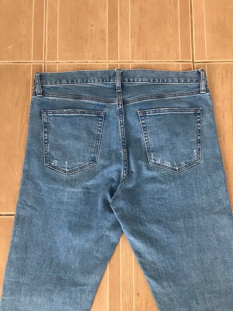 Uniqlo Slim Fit Jeans (Category: Jeans) located in Paranaque City. Submitted by melvinmarquez (Listing ID 1385279352, Image 3). Description: For Sale Only Uniqlo Slim Fit Jeans Size 34” waist(41” Length) In very good condition Pickup at Mon El Subdivision gate in front of Sm Bf Parañaque or shipping or lalamove delivery at buyers expense .