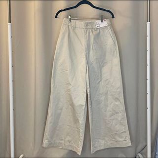 (Category: ) located in . Submitted by personalwardrobe03 (Listing ID 1385369687, Image 1). Description: .