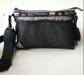 (Kategori: ) berada di . Dikirim oleh padmaliving (ID iklan 1385291109, Gambar 1). Deskripsi: .