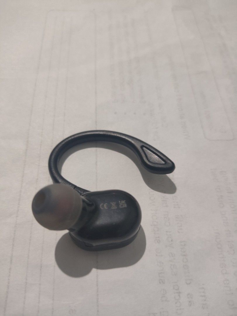 Wireless Earphone (1 piece RIGHT EAR) (Category: Earphones) located in Antipolo. Submitted by grimmpool28 (Listing ID 1385250264, Image 2). Description: Brandnew Wireless Earphone 1 piece only Right Ear 150 plus shipping Rfs: gusto ko 2 pieces left and right kaya benta nalang Antipolo loc.