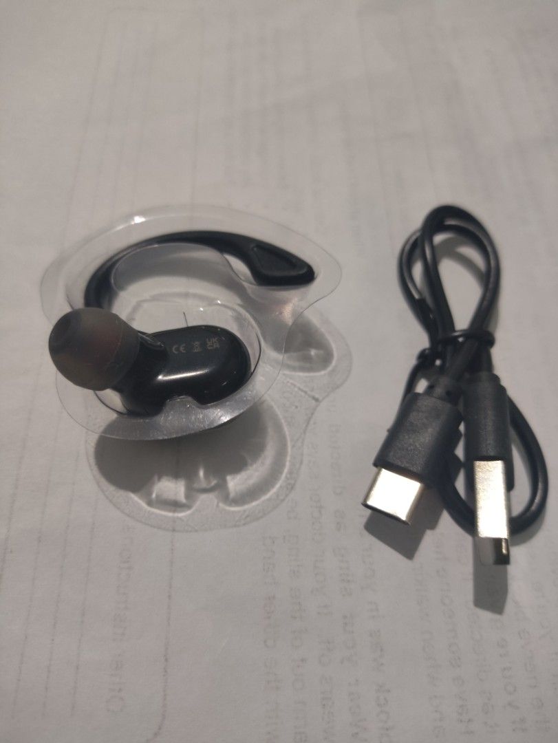 Wireless Earphone (1 piece RIGHT EAR) (Category: Earphones) located in Antipolo. Submitted by grimmpool28 (Listing ID 1385250264, Image 3). Description: Brandnew Wireless Earphone 1 piece only Right Ear 150 plus shipping Rfs: gusto ko 2 pieces left and right kaya benta nalang Antipolo loc.