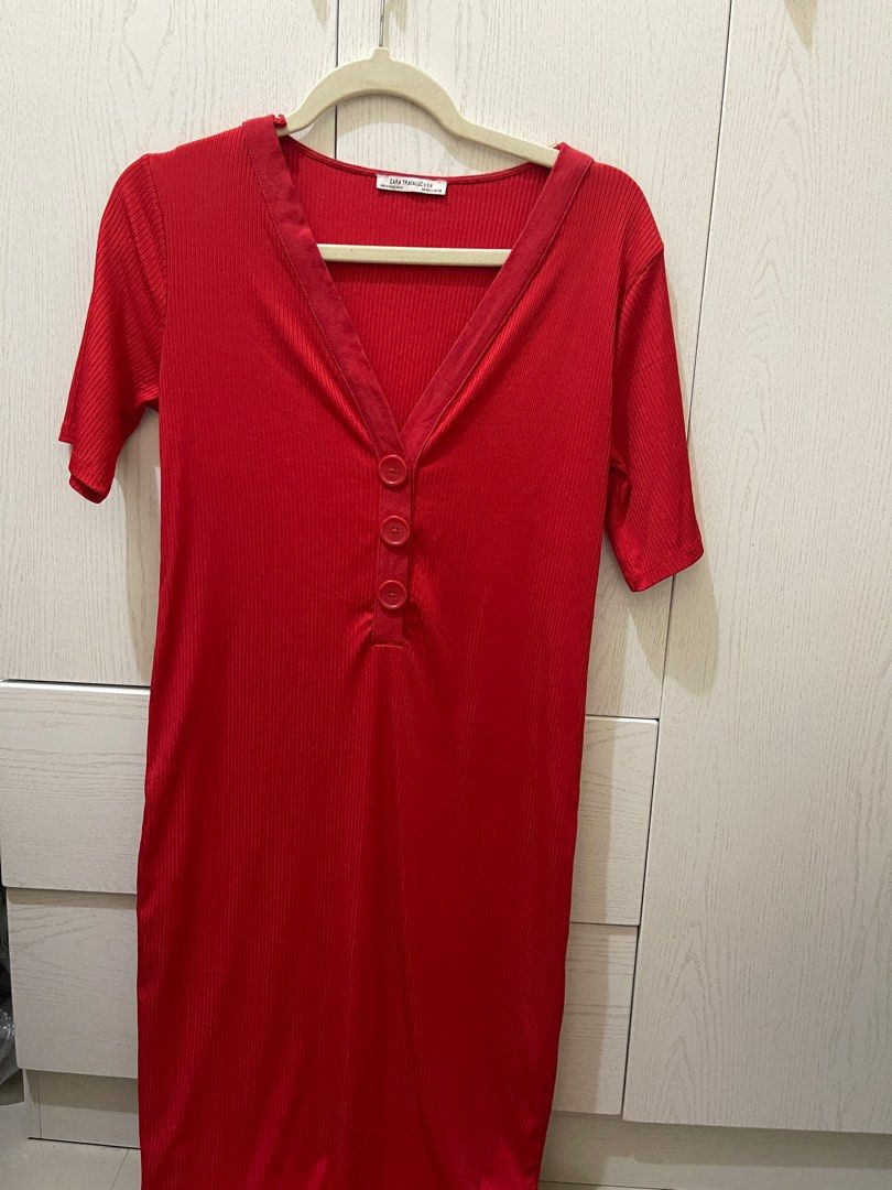 Zara Red Fitted Long Dress (Category: Dresses) located in Mandaluyong City. Submitted by secondsbyLori (Listing ID 1385401715, Image 1). Description: Zara!!! Fits medium to large Rfs: Decluttering Location: Makati / Taguig Sf: Shouldered by the buyer.