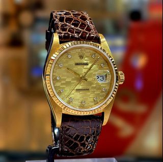 (Category: ) located in . Submitted by davidofftimepieces (Listing ID 1385514817, Image 1). Description: .