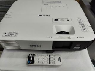 Projector64077572628737110