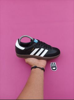 (Kategori: ) berada di . Dikirim oleh jeesneakers_ (ID iklan 1385589411, Gambar 1). Deskripsi: .