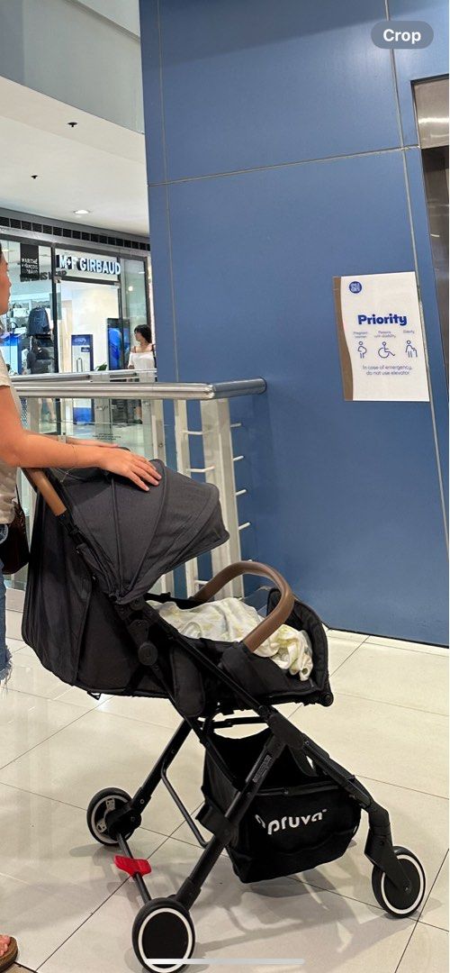 Apruva trek with car seat bundle (Category: Strollers) located in Quezon City. Submitted by karlisleshop (Listing ID 1385489396, Image 1). Description: Used for less than a year dahil hindi pala alis sold bundle no issues .