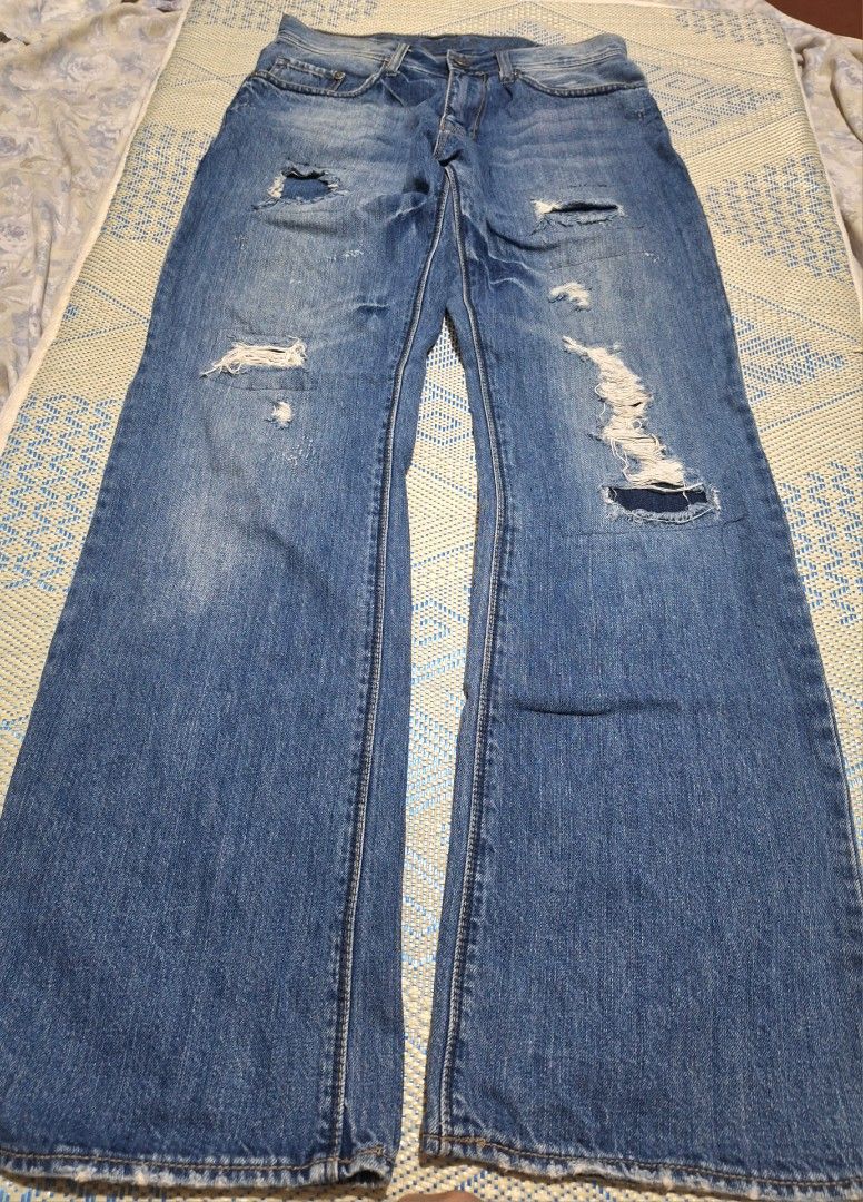Arizona Jeans Co. Bootcut Rugged Jeans (Category: Jeans) located in Quezon City. Submitted by SecretFlutePlayer (Listing ID 1385592539, Image 1). Description: Padala from USA Masikip sa akin Makapal Waist Line: 32 inchs Length : 41 inches.