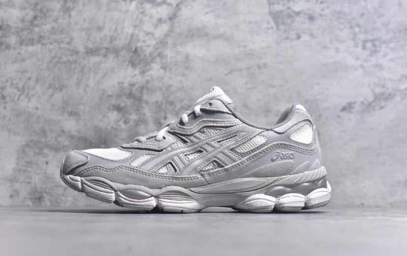 ASICS Gel-NYC Cream Cloud Grey shoes (Category: Sneakers) located in Singapore. Submitted by outlethavenn (Listing ID 1385453187, Image 3). Description: 🚨FLASH SALES ! 🔥DM while sales , stocks & sizes lasts ! 🤍FREE doorstep delivery 🍀BRAND NEW , ALL SIZES AVAILABLE 💞Second pair discounted ✨original factory outlet products Why Us ? 😊1,000+ REVIEWS & happy customers 💯QUALITY & PRICE.
