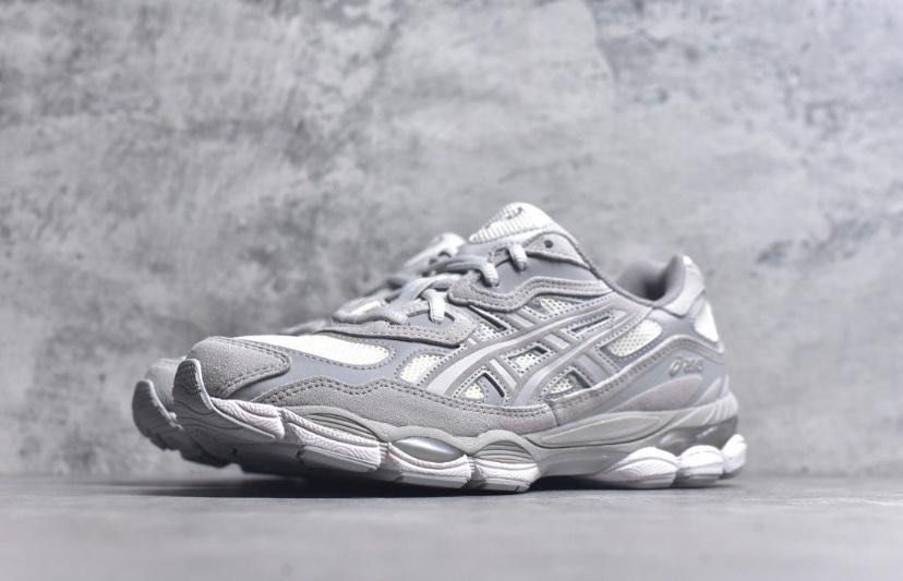 ASICS Gel-NYC Cream Cloud Grey shoes (Category: Sneakers) located in Singapore. Submitted by outletangels (Listing ID 1385454049, Image 2). Description: 🚨FLASH SALES ! 🔥DM while sales , stocks & sizes lasts ! 🤍FREE doorstep delivery 🍀BRAND NEW , ALL SIZES AVAILABLE 💞Second pair discounted ✨original factory outlet products Why Us ? 😊1,000+ REVIEWS & happy customers 💯QUALITY & PRICE.