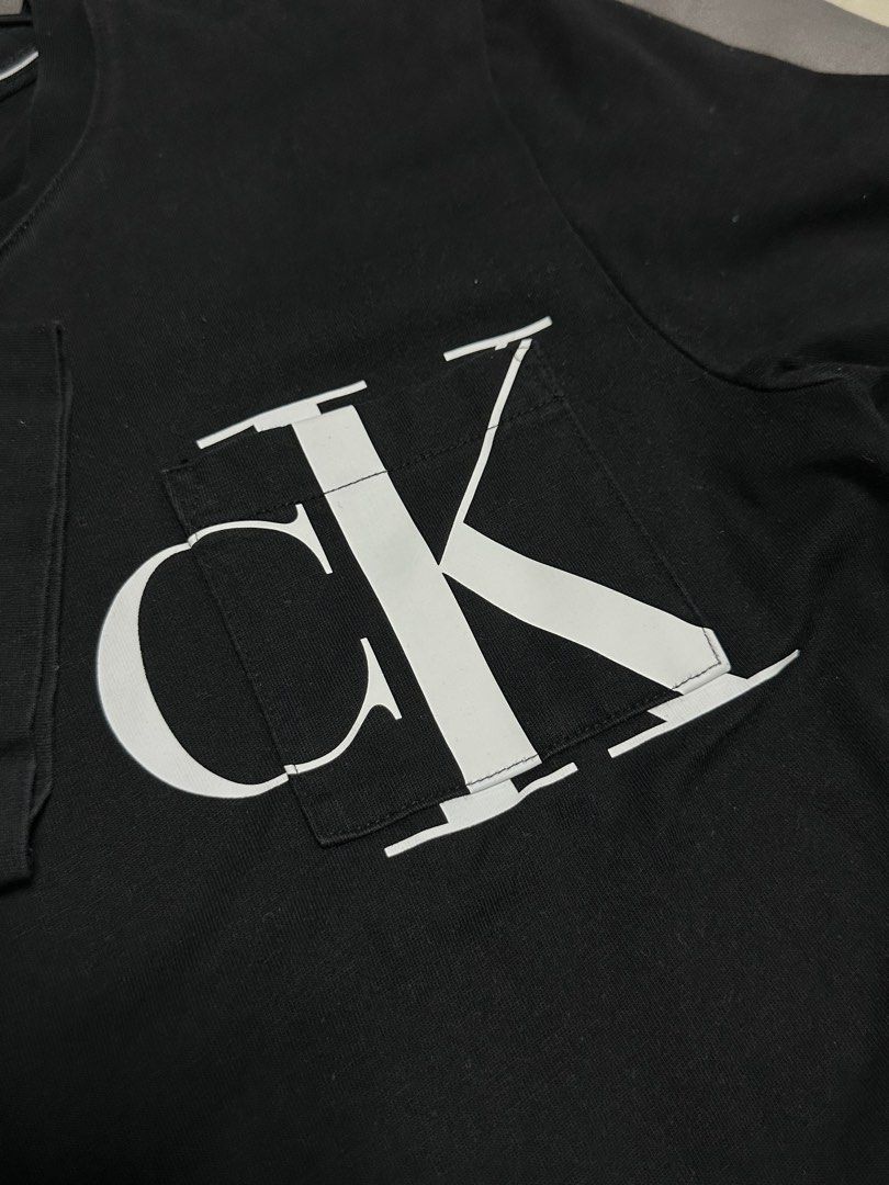 Authentic Calvin klein Tshirt (Category: Tshirts & Polo Shirts ) located in Dinalupihan. Submitted by rydeclutt (Listing ID 1385540254, Image 2). Description: Size S and XS 1500each.
