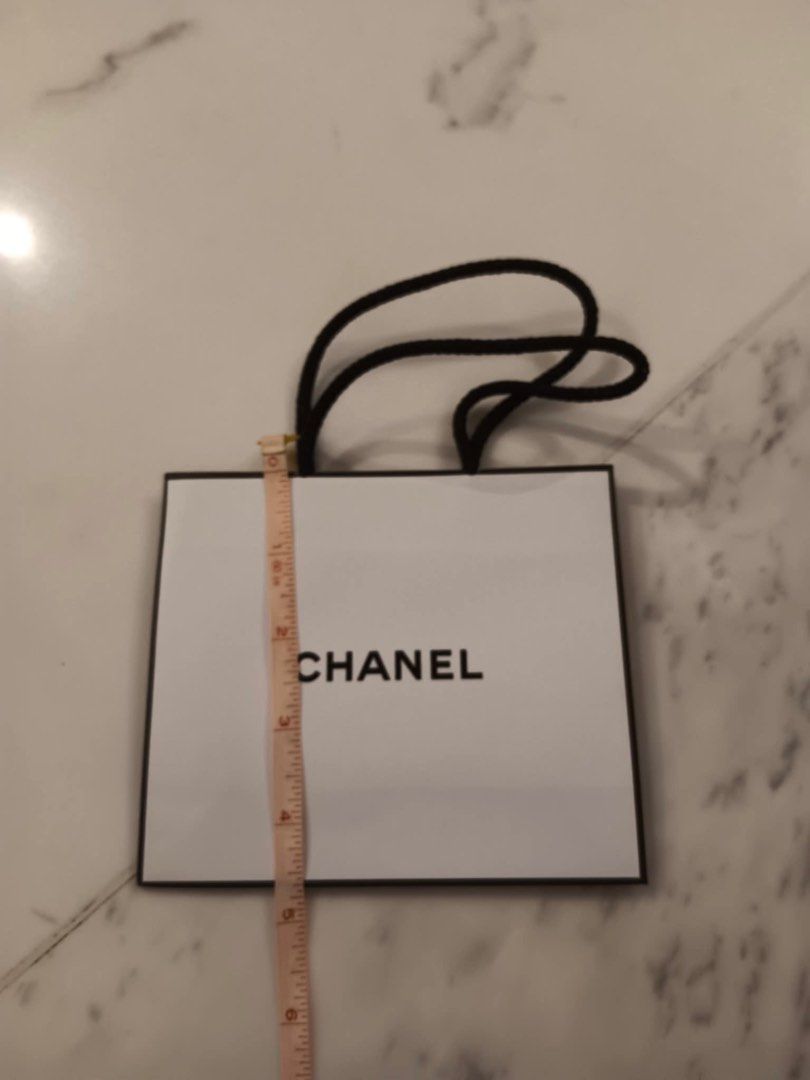 💯authentic Chanel paperbags (Category: Luxury Accessories) located in Quezon City. Submitted by outlet18 (Listing ID 1385580056, Image 2). Description: assorted sizes available price ranges from 500 up.