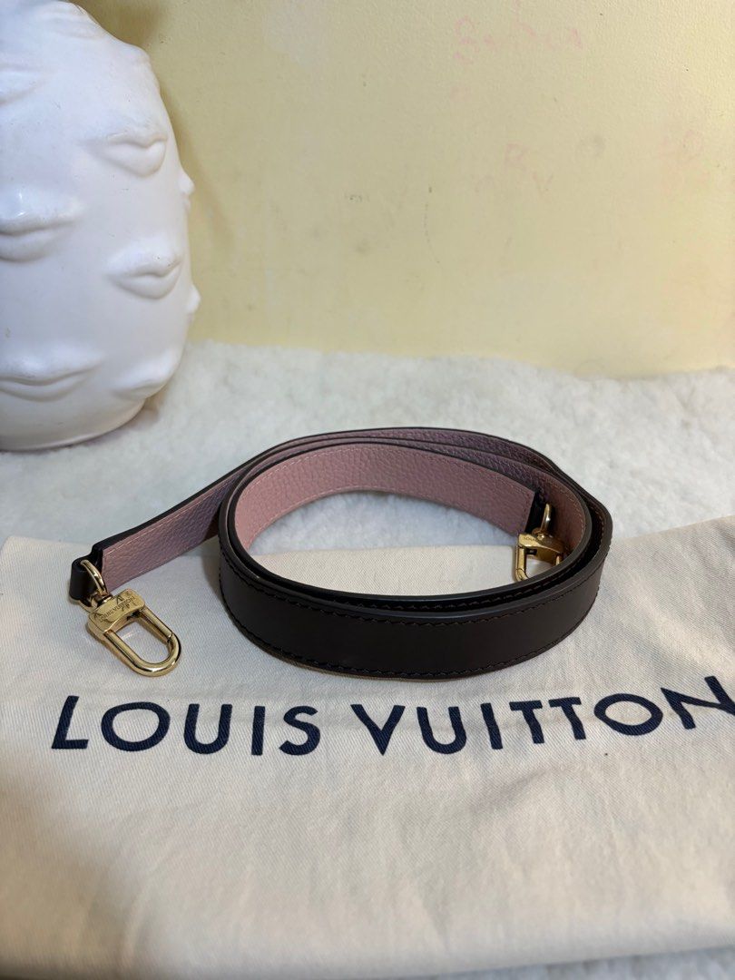 Authentic Louis Vuitton Bond Street Bag Strap (Category: Luxury Bags & Wallets) located in Binangonan. Submitted by makoleksyon (Listing ID 1385537841, Image 1). Description: Excellent condition Like new May gagas lng yung isang hardware nya pero di naman halata pag ginamit RFS nabinta na yung bag ngayon lang nakita yung strap 😅 Comes with dust bag Bought in Japan 💯% Authentic Money back guarantee Bought in Japan .
