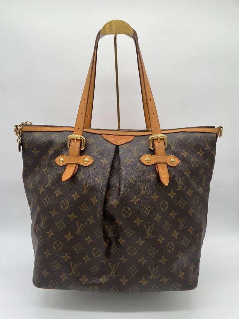 Authentic Louis Vuitton Palermo GM Size ✨ (Category: Luxury Bags & Wallets) located in Quezon City. Submitted by jhaediah (Listing ID 1385476013, Image 1). Description: Louis Vuitton Palermo GM Size ✨ Authentic | Rank A Condition. Inclusion: Dust Bag, Inner Bag And Original Receipt .
