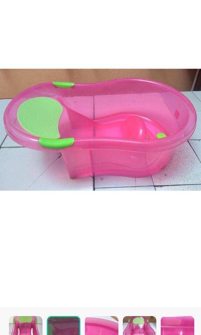 Babygirl Bathtub (Category: Bathtub & Bath Accessories) located in Quezon City. Submitted by geminimomma2 (Listing ID 1385474331, Image 1). Description: Brand: Baby Company. Orig price in pic..