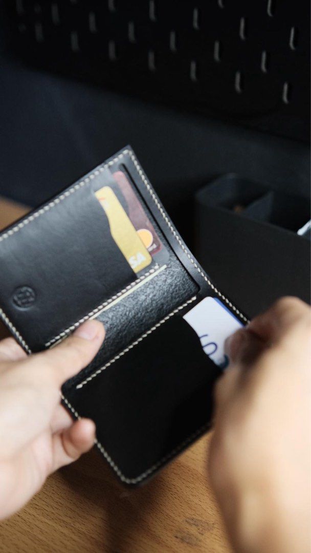 Bespoke Italian Leather Wallet with Airtag (Category: Wallets & Card Holders) located in Paranaque City. Submitted by albert_marcelo (Listing ID 1385454095, Image 2). Description: FOR SALE Bespoke Leather Wallet by Sinquo Leather Made from Italian Buttero Leather Size: 3.25” x 4.25” With slot for Apple Airtag With free Airtag RFS: Decluttering Item can be delivered from Moonwalk, Paranaque at buyer’s expense. .