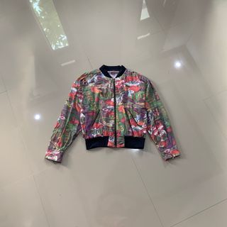 (Kategori: ) berada di . Dikirim oleh sukasukaku_thrift (ID iklan 1385520200, Gambar 1). Deskripsi: .