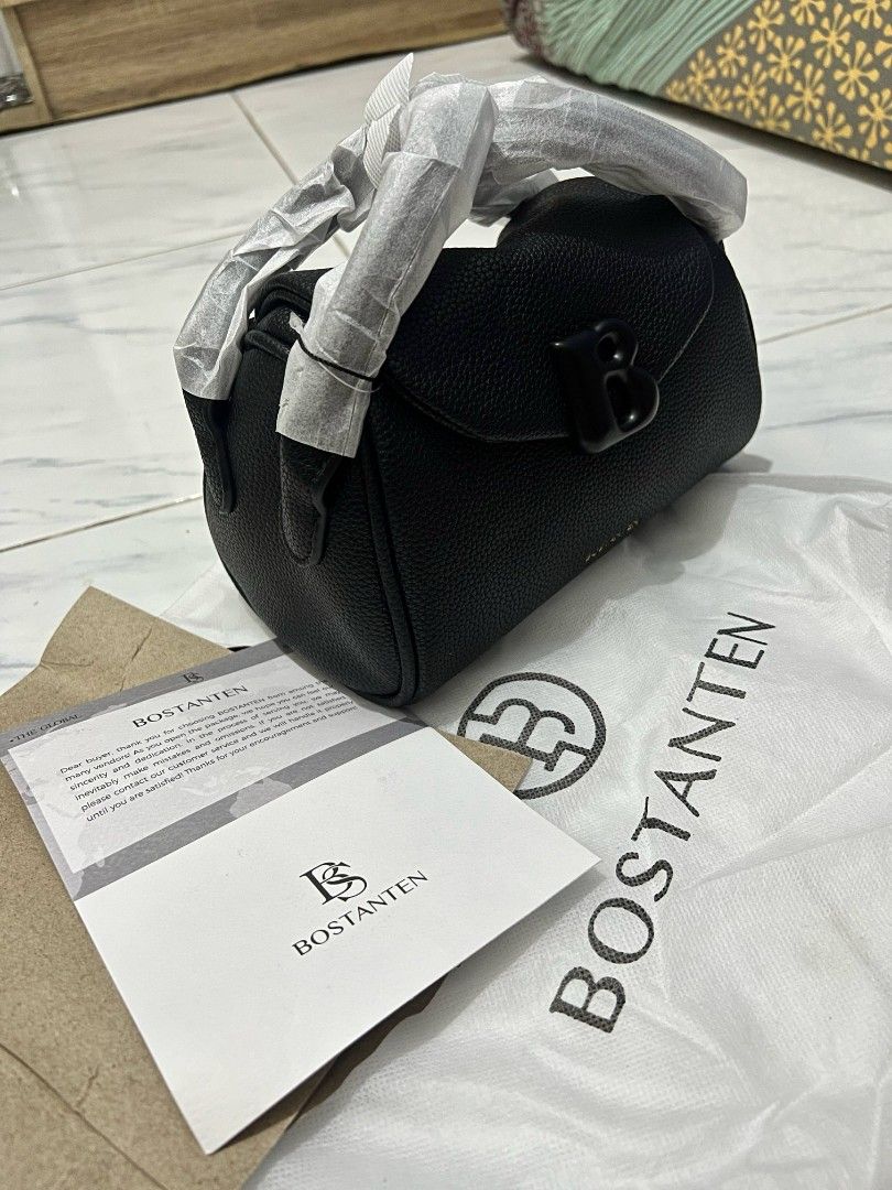 Bostanten Women's Bag (Category: Luxury Bags & Wallets) located in Tanza. Submitted by gratefuljam05 (Listing ID 1385502333, Image 2). Description: Bostaten Women's Bag (Black) Brand New What can fit inside? mobile phone, wallet, pens, cosmetic, perfume.
