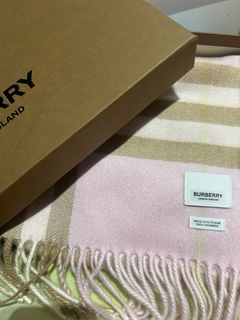 （分類：）位於 。 由 pillowszee 提交（商品編號 1385578118，圖片 1）。簡介： 。