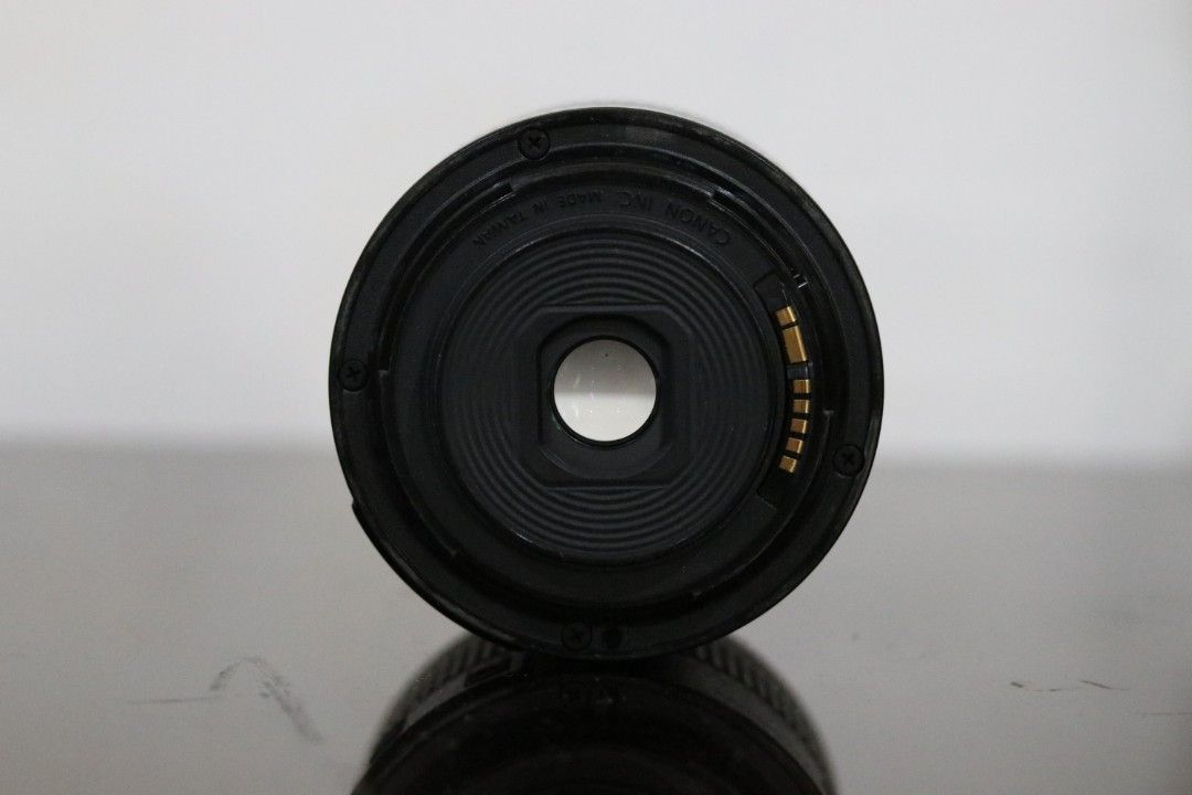 Canon efs 18-55 IS STM (Category: Lens & Kits) located in Tuguegarao City. Submitted by lawrencema88878 (Listing ID 1385456731, Image 3). Description: Selling my unused Canon EFS 18-55mm IS STM kit lens, considered brand new. Stored in a dry box, the lens is perfectly clean with no fungus. Autofocus works flawlessly, zoom and focus rings operate smoothly, and there are no loose rubbers. It comes with lens and mount covers. Price: ₱5,000 or open f