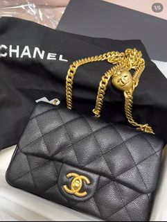 (Category: ) located in . Submitted by lovethebrand (Listing ID 1385471952, Image 1). Description: .