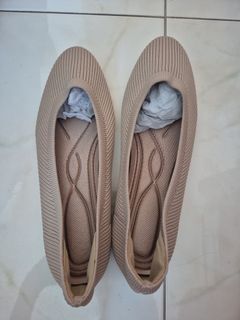 (Category: ) located in . Submitted by findyourhappinesshere (Listing ID 1385481498, Image 1). Description: .