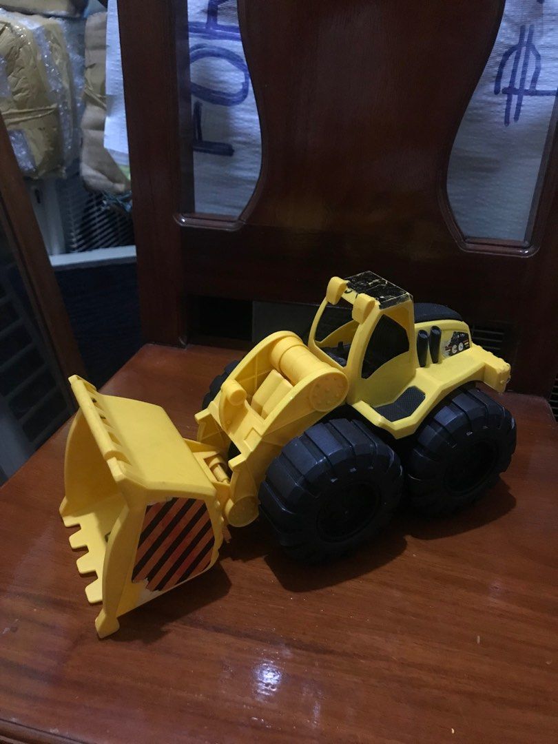 Construction Vehicles (Big) (Category: Kids Toys) located in Manila. Submitted by patti.macapugay (Listing ID 1385517669, Image 3). Description: Construction Vehicles (Big) • 200 - excavatot; 165 - bulldozer; 320 for take all • with scribbles and ripped stickers on the bulldozer • as is, wysiwyg Shipping - grab/lalamove/ggx/pick up 📍Sta. Rosa, Laguna 📍Mayon, Quezon City 📌Payment first policy 📌Strictly no return, no exchange policy 📌As is, wh