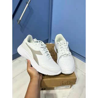 (Kategori: ) berada di . Dikirim oleh khalifa_ (ID iklan 1385513633, Gambar 1). Deskripsi: .