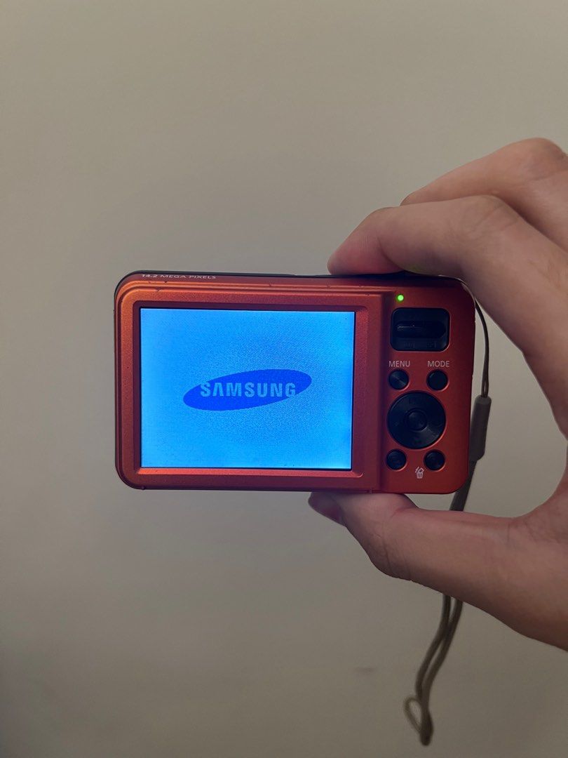 Digicam (Category: Cameras) located in San Juan City. Submitted by drewselects (Listing ID 1385585891, Image 2). Description: Samsung es75 Lcd issue (does not affect the pic) works really well With back case With sd card and battery No charger 3500 Dm for sample pics .
