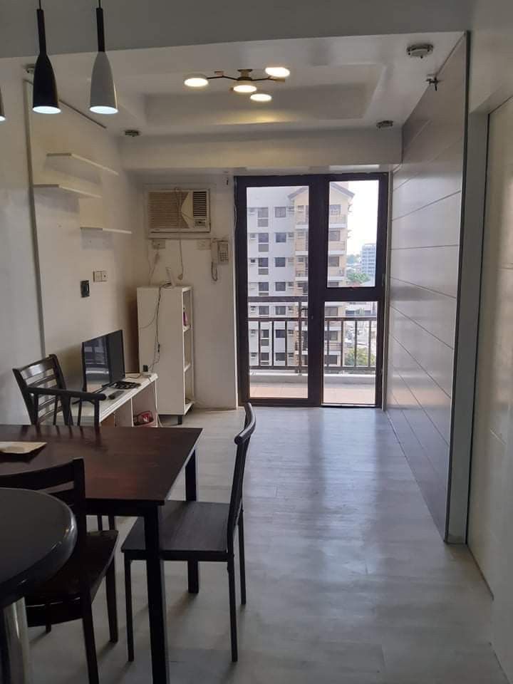 Escalades @ 20th Ave QC (Category: Apartments & Condos) located in Cainta. Submitted by warmdog_058ed0 (Listing ID 1385571940, Image 3). Description: 10th Floor unit with balcony facing Swimming Pool center. 2-Bedrooms. Newly replced floor tiles. direct buyer..