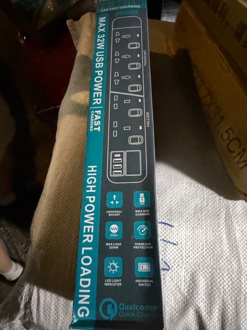 extension+socket （分類：轉插器及插頭）位於 Hong Kong。 由 rubyylyu 提交（商品編號 1385612236，圖片 3）。簡介： 3 way & 5 way brand new extension 。