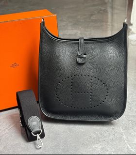 (Kategori: ) berada di . Dikirim oleh kiano_shoes (ID iklan 1385481985, Gambar 1). Deskripsi: .