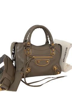 (Kategori: ) berada di . Dikirim oleh kiano_shoes (ID iklan 1385451271, Gambar 1). Deskripsi: .