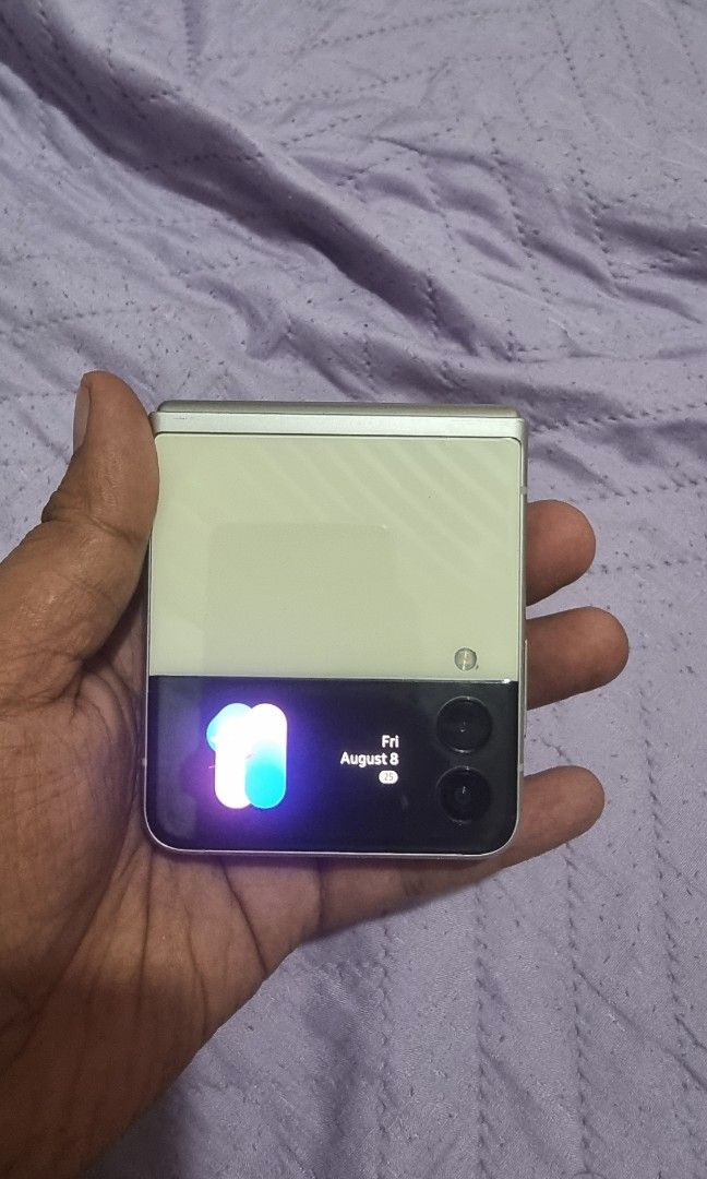 Flip 3 (Category: Samsung) located in Manila. Submitted by constellations094 (Listing ID 1385590700, Image 1). Description: decluterring ^^ still working well but has line negotiable pa^^.