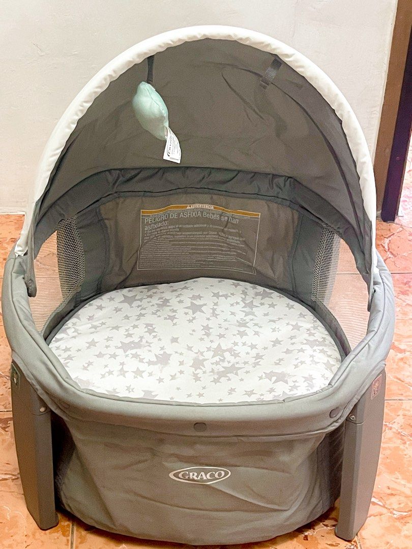 GRACO BASSINET (Category: Cots & Cribs) located in Urdaneta. Submitted by eleynuhhh_md (Listing ID 1385478483, Image 1). Description: GRACO BASSINET FOR NEWBORN Lightly used Open for pick up or meet up. 📍Location: Urdaneta City, Pangasinan.