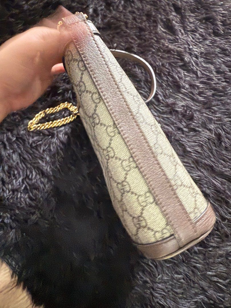 Gucci GG supreme bucket bag medium size (Category: Luxury Bags & Wallets) located in Quezon City. Submitted by maefurio (Listing ID 1385491863, Image 3). Description: .