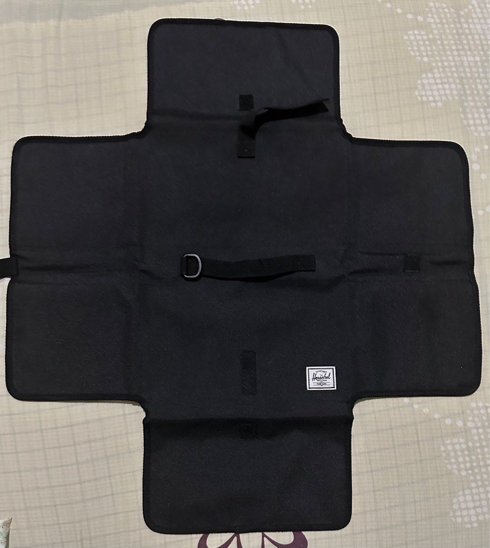 Herschel Diaper Changing Mat (Category: Changing Mats & Accessories) located in Lipa City. Submitted by jalvs (Listing ID 1385549784, Image 2). Description: .