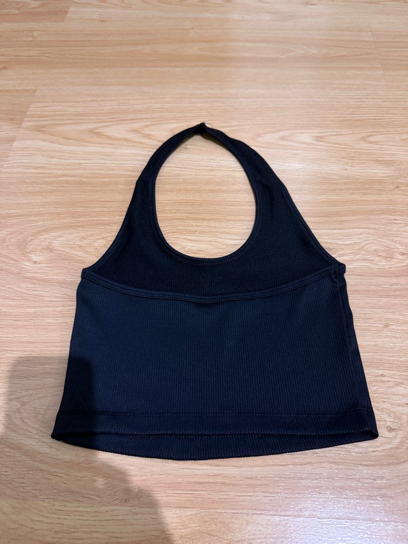 H&M Halter Top (Category: Sleeveless) located in Davao. Submitted by thearchiveedit (Listing ID 1385582762, Image 2). Description: - No “when worn” requests Seller’s measurements: 5’2, 41kg, 32-24-32. Bottoms are tailored to fit seller. - No lowballing - No joy reservers - Most items are in pristine condition(barely used, used once) - All items are guaranteed AUTHENTIC.