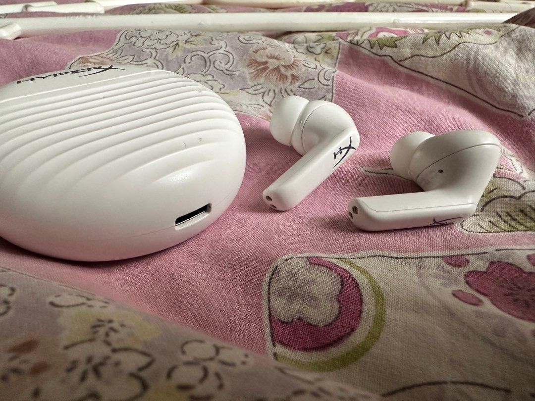Hyper X cloud buds true wireless earbuds (Category: Earphones) located in Cainta. Submitted by thingsfromerika (Listing ID 1385480807, Image 3). Description: Original. Used with care 💕 No charging adaptor included. Can use regular type c chargers.