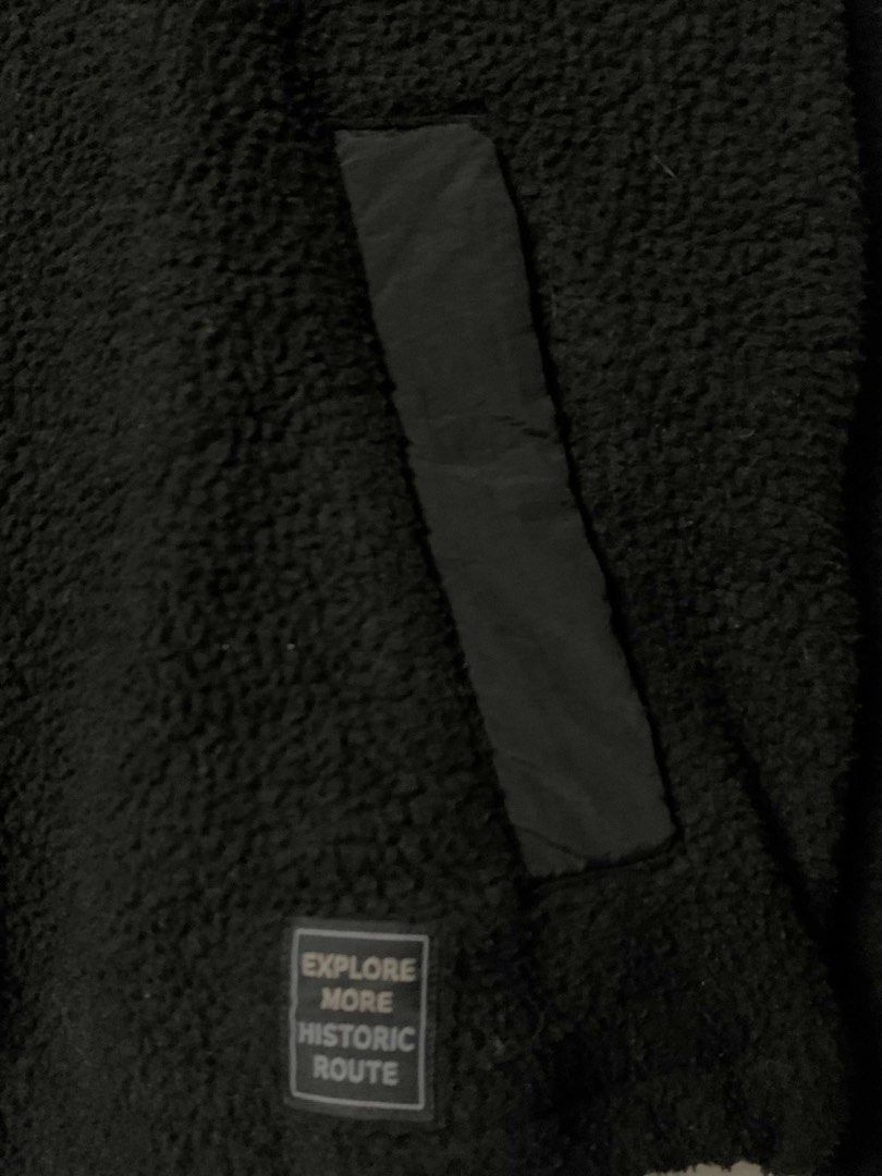 Jeep Quarter Zip (solid black) (Category: Coats, Jackets and Outerwear) located in Manila. Submitted by z_ware (Listing ID 1385593898, Image 3). Description: -authentic not thrifted -this is vintage -complete tags -no issues -need wash -can ship it right away .