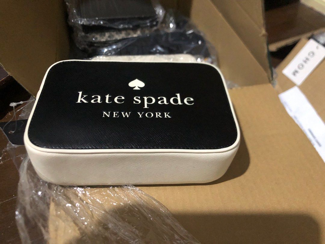 Kate Spade 💯Authentic Camera Bag (Category: Luxury Bags & Wallets) located in Manila. Submitted by dominiqueslove (Listing ID 1385566213, Image 3). Description: 💯Authentic Kate Spade camera bag SALE SALE SALE ‼️‼️‼️ BRAND NEW crossbody Color black With strap No damage Comparable price in zalora P10-11k Rfs: owns several stock of same item.