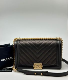 (Kategori: ) berada di . Dikirim oleh brandedboutiquez (ID iklan 1385590527, Gambar 1). Deskripsi: .