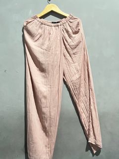 (Kategori: ) berada di . Dikirim oleh tiaraaa_store (ID iklan 1383103022, Gambar 1). Deskripsi: .