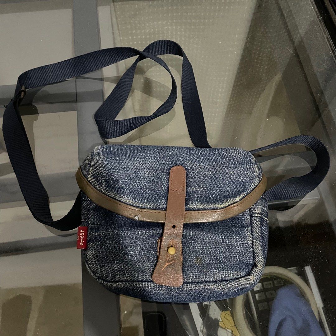 Levis Mini Bag (Category: Cross-body Bags) located in Naga. Submitted by mnmaxx (Listing ID 1385583138, Image 2). Description: Levis Denim Bag Authentic Add sf.