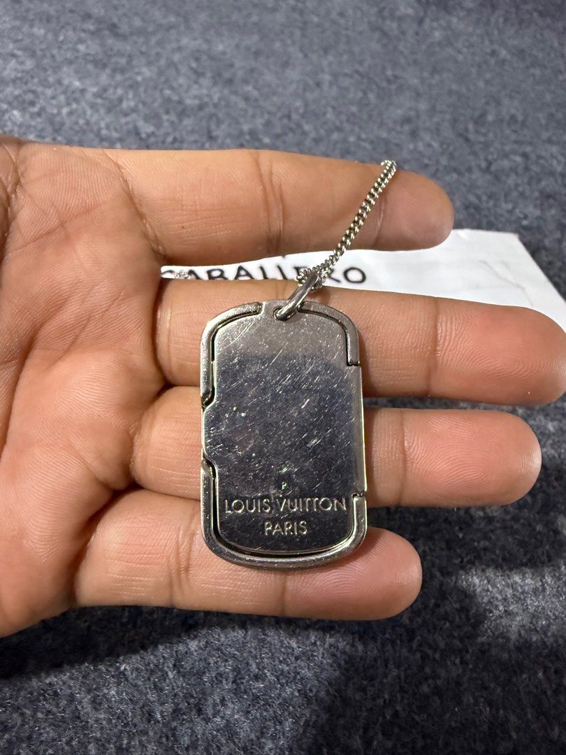 LOUIS VUITTON LV MONOGRAM LOCKET NECKLACE (Category: Luxury Accessories) located in Taguig. Submitted by billsanity (Listing ID 1385559296, Image 3). Description: ⚠️ READ THE DESCRIPTION AND CHECK ALL PICS BEFORE INQUIRING ⚠️ ⚠️GRAB IT BEFORE IT’S GONE⚠️ ⚠️MINE MO NA BAKA MAUNAHAN KA PA MAGSISI KA PA ⚠️ LOUIS VUITTON LV MONOGRAM LOCKET NECKLACE 💯💯💯 Money back guaranteed Rank AB Used but in presentable condition Bawal sa maarte! Selling low for